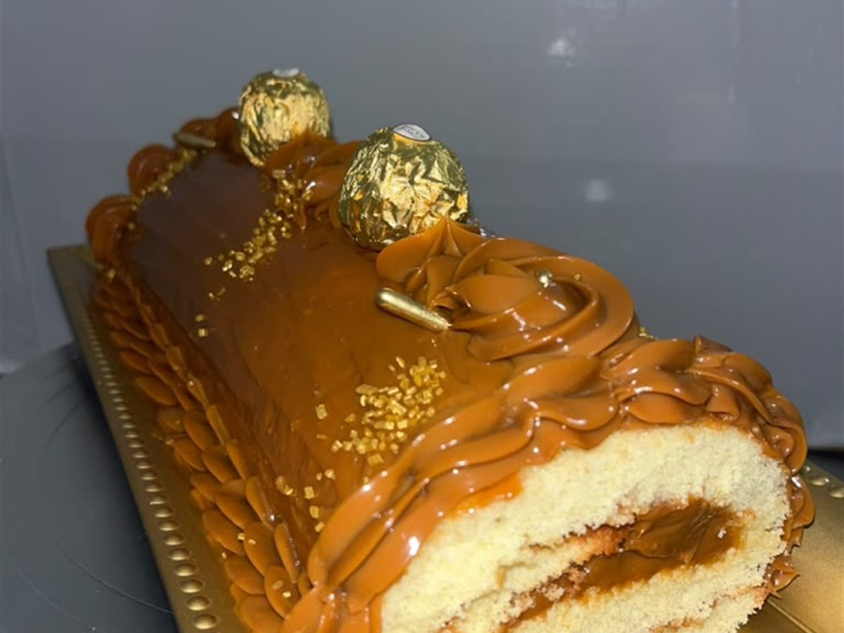 Brazo gitano relleno y bañado en dulce de leche